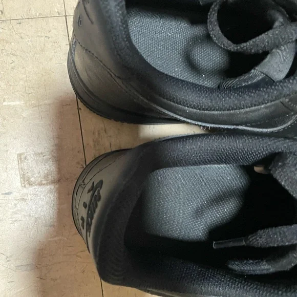 Nike Men's Black Sneakers - Picture 6 of 7